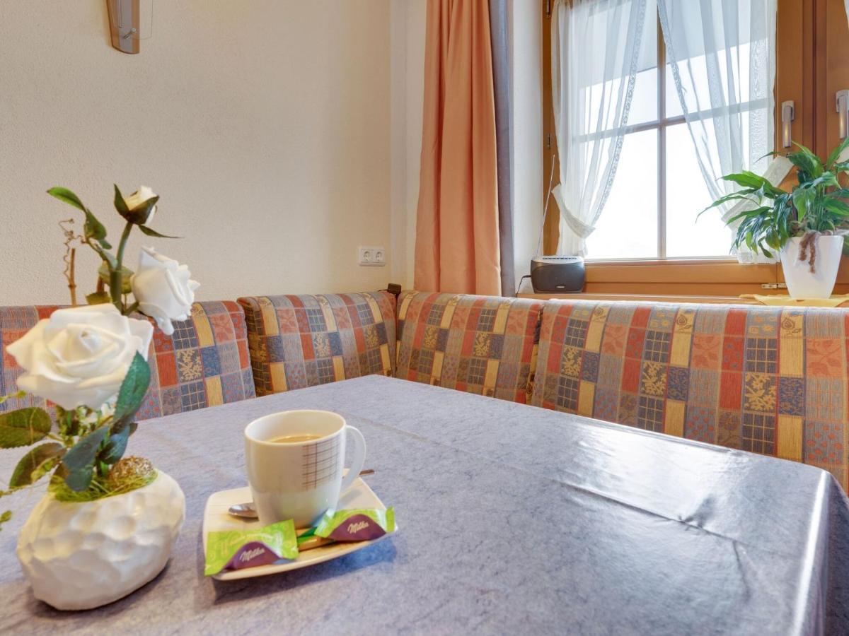 Quaint Apartment In Hainzenberg Near Horbergbahn Экстерьер фото