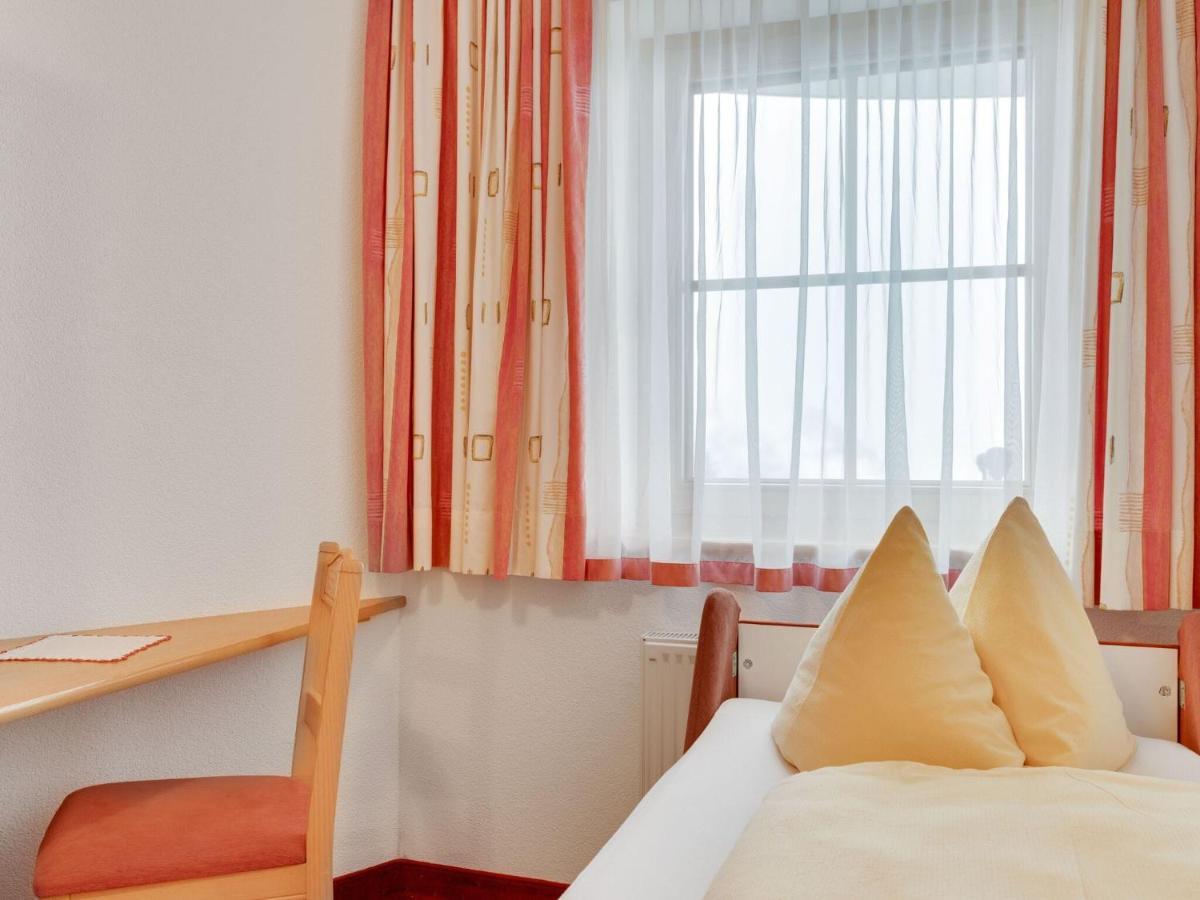 Quaint Apartment In Hainzenberg Near Horbergbahn Экстерьер фото