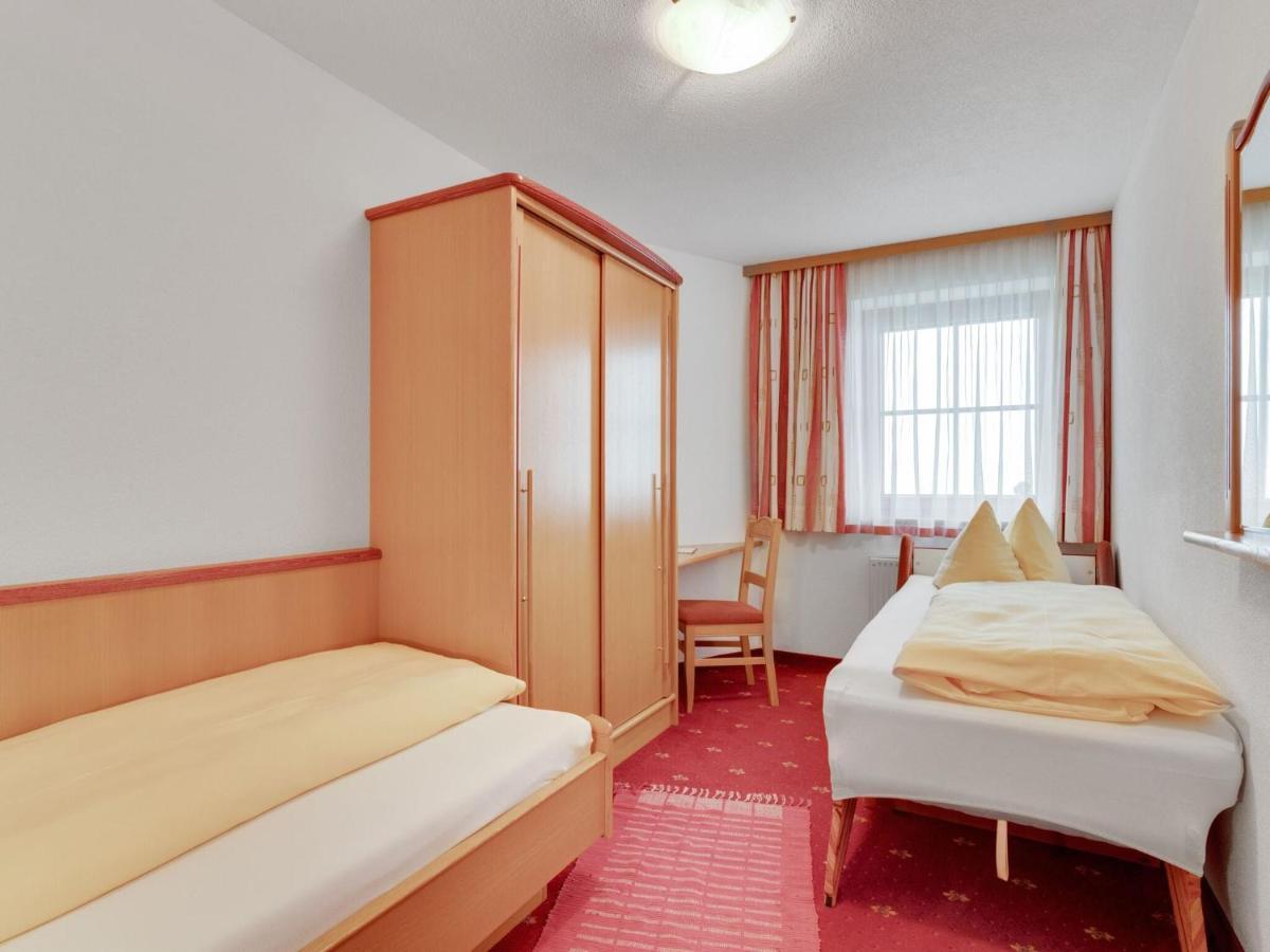 Quaint Apartment In Hainzenberg Near Horbergbahn Экстерьер фото